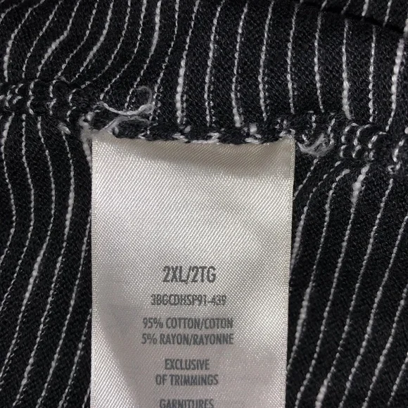 Women’s sweater size 2X black/white black ribbed cuffs & hem NWT - Picture 6 of 6